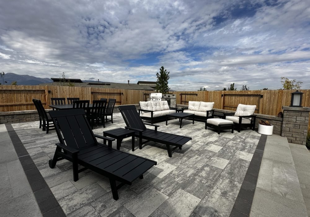 Gail Willey Landscaping outdoor kitchen and dining